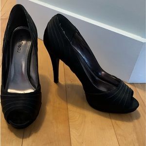 Le Chateau Satin 4inch black peep toe heels